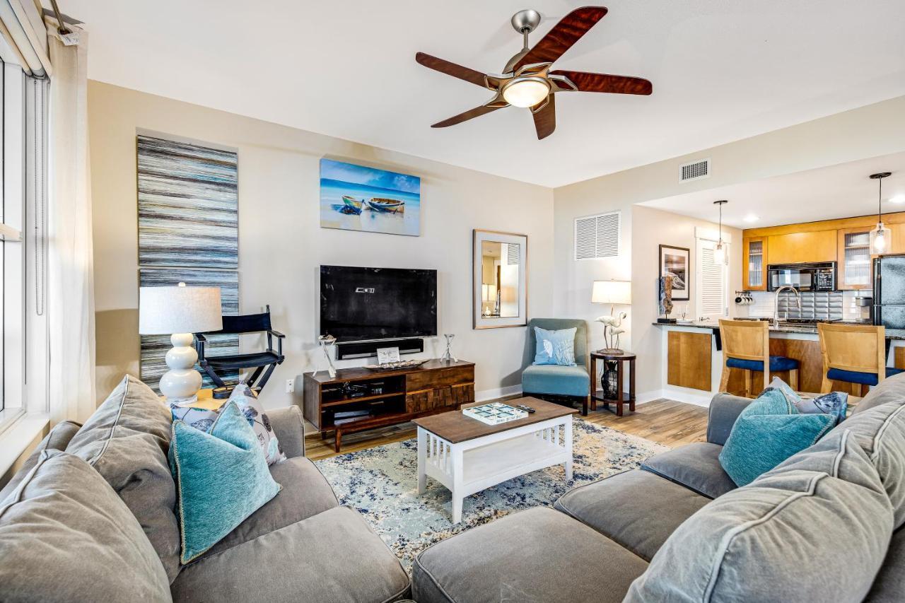 Bahia Condos Destin Room photo