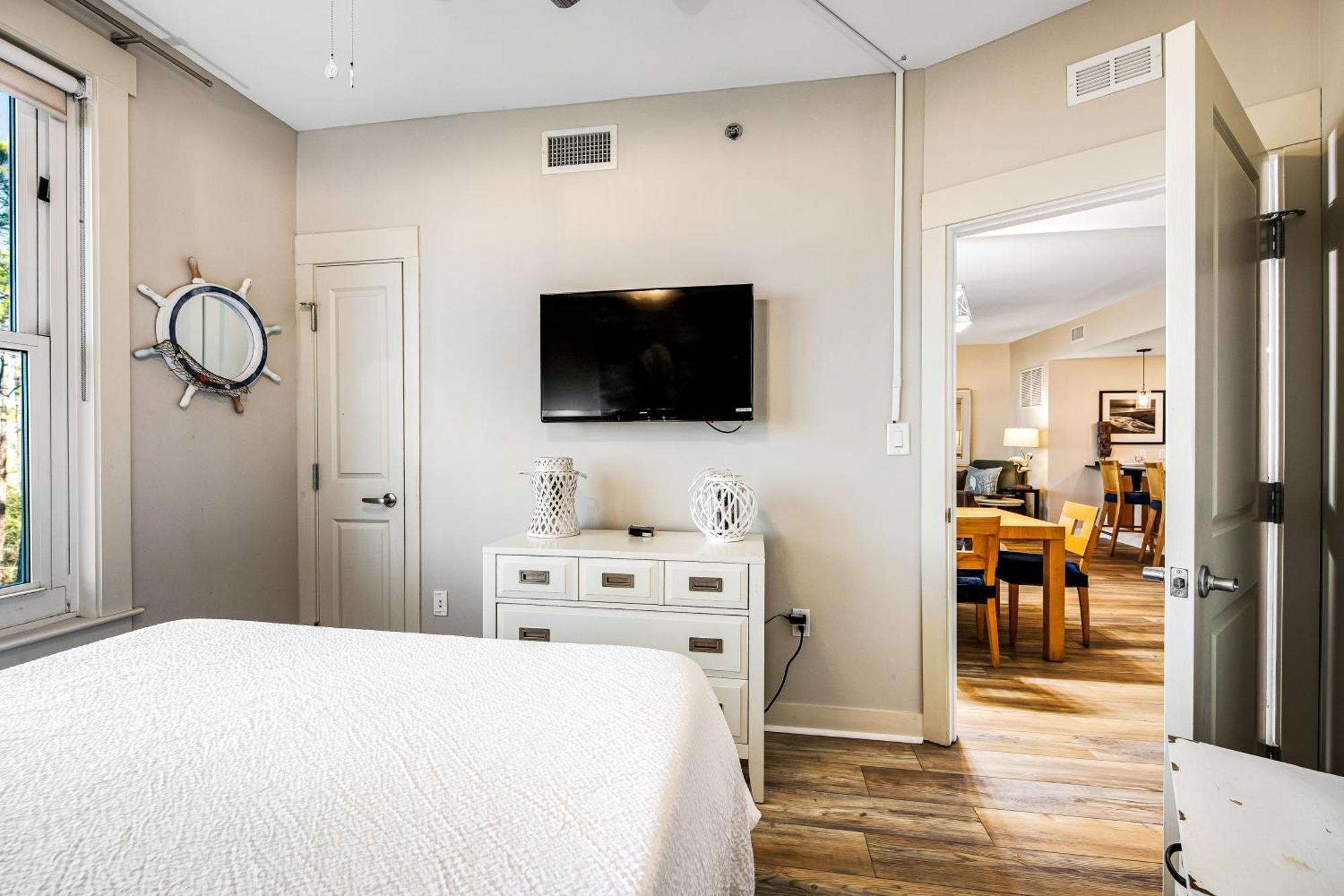 Bahia Condos Destin Room photo