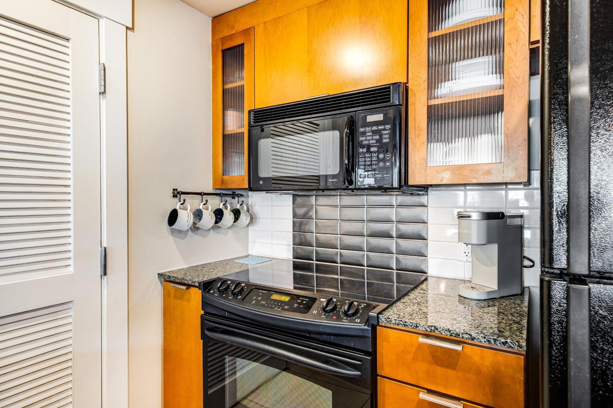 Bahia Condos Destin Room photo